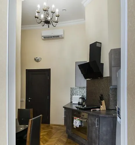 Aparthotel Kvartira 1 4*