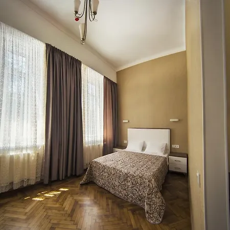 Aparthotel Kvartira 1 *